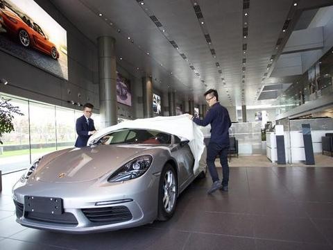 上海小伙花85万入手保时捷718