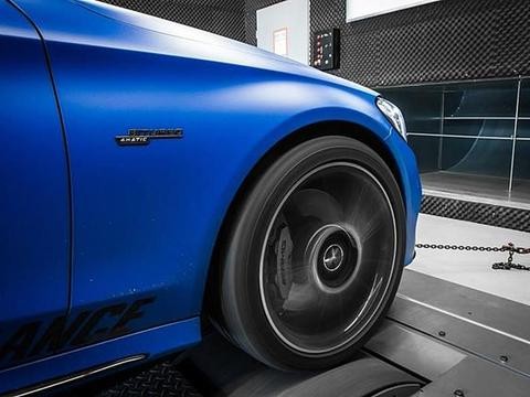AMG C43 4Matic动力虽不及C63，但已有跟M3/M4输赢的实力！