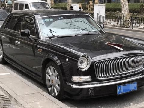上海路边偶遇国产顶级豪车红旗L5: 一看见车牌都懂