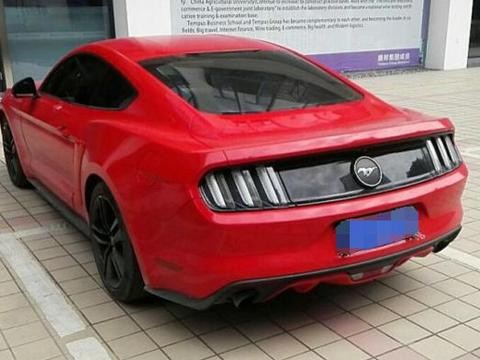 90后小伙花40万买来2.3T的福特野马，直接放弃奥迪A4L！