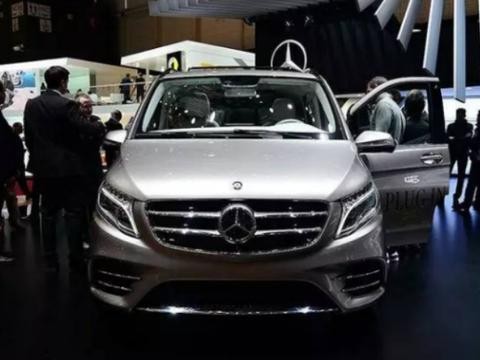 奔驰公司终于大显神威，这款MPV沉稳大气，碾压丰田埃尔法