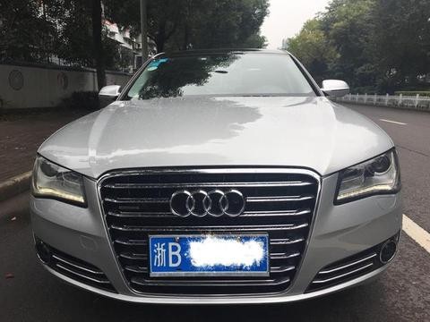 30多万买个二手A8L，朋友说我打肿脸充胖子，我笑了