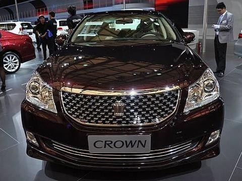 曾经不买A6就买丰田皇冠，我不相信这个配置，价位你们还不买！