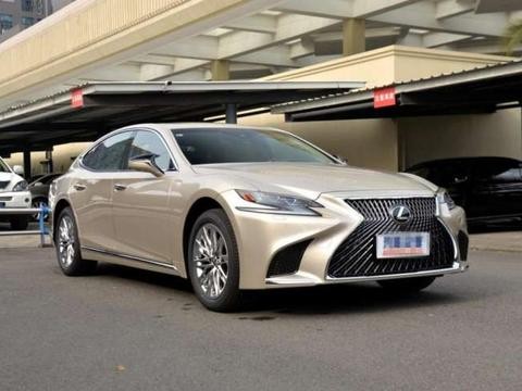 丰田百万新车即将上市, 豪华全皮内饰, 让洗车小工都不敢下布擦