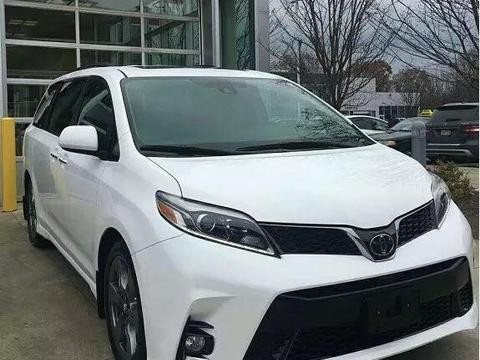 18款丰田塞纳3.5L马上就现车上市了 你还在买老款车型吗