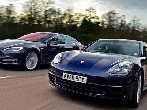 保时捷帕纳梅拉4S vs 特斯拉Model S动态对比