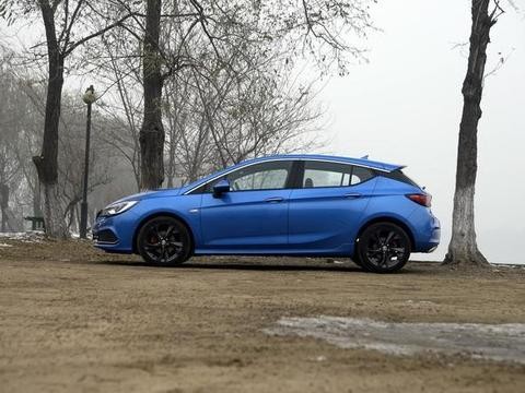 不得不说，别克的这款两厢车真的很美！