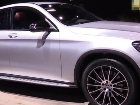 2017款全新奔驰GLC250, 搭载2.0T发动机, 起售价为40多万！