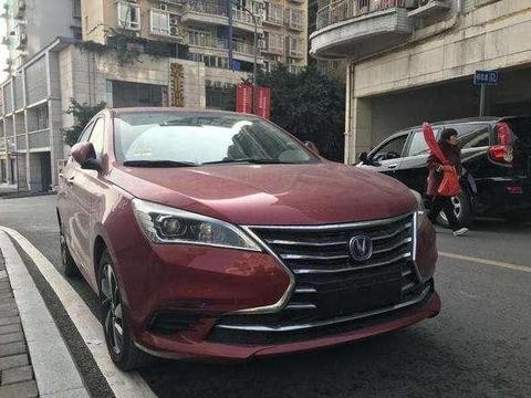 2018款长安悦翔V7上路，颜值媲美雷克萨斯，6万起还要啥合资车？