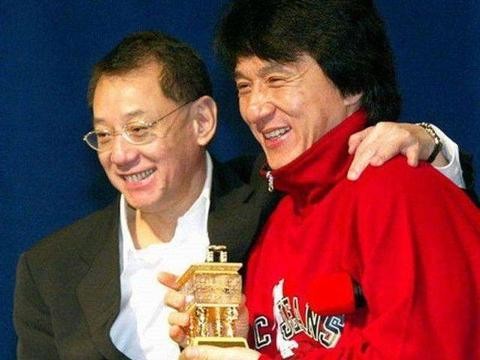 成龙称他为大哥, 落魄欠下3.2亿, 现在一个车牌号价值千万!