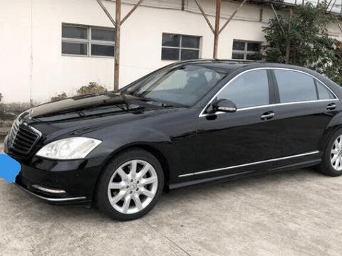 小伙图便宜15万买来奔驰S550, 事后得知不能过户且油耗太大！
