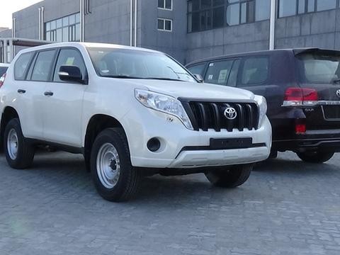 实拍17款丐版霸道27，配置低的车到底值不值得买？