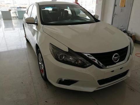 内饰达到BBA档次, 减震效果好, 车身不发飘, 宝马车主却偏爱这车