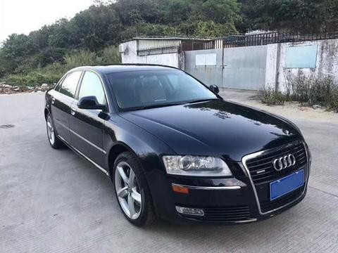 奥迪A8L落地价142万, 如今仅售13万, 车主: 外观沉稳、大气、低调