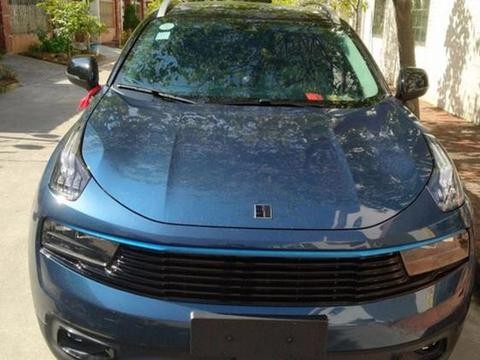 花19.6万买辆耀蓝色吉利领克01，看到车钥匙时车主心里犯了嘀咕