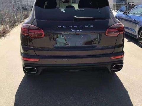 郑州惊现首台2018款保时捷卡宴, 高逼格车尾设计亮瞎！