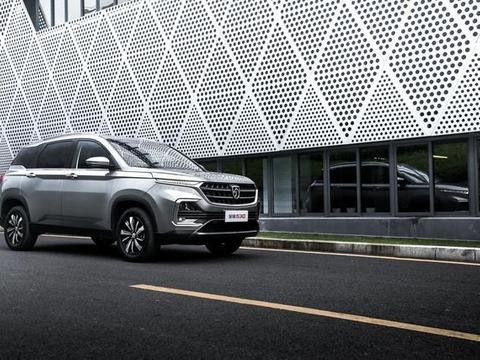 宝骏全新SUV预计8万起, 还没上市累计订单近10万辆! 人人抢买