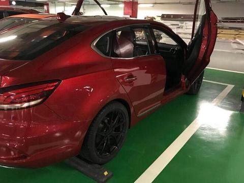 名爵6改装剪刀门, 网友: 这个逼格有点夸张！