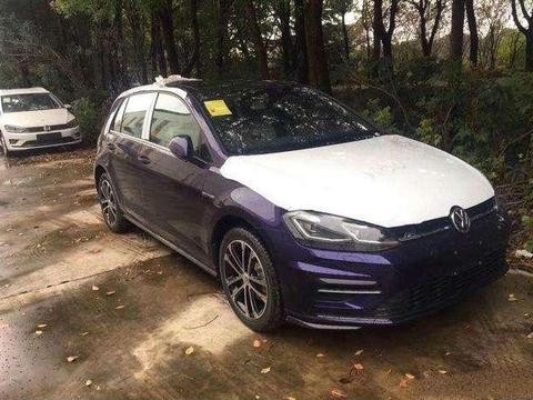 18款高尔夫R-line到店，售价22万起售网友：给我个买它的理由？