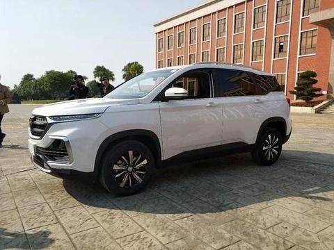 果然不负众望, 机舱内饰, 还配4条700元的马牌轮胎, 8万绝对火!