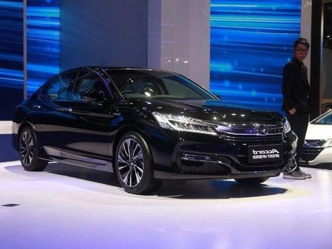 这车超省油, 一箱油跑2110公里, 比坐火车还便宜, 5秒破百售23万