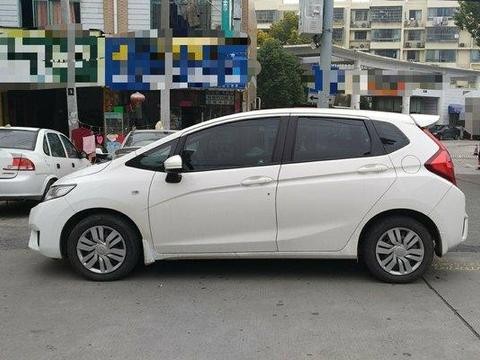 本田飞度CVT舒适型, 动力充沛, 起步、超车简直迅捷的无法形容