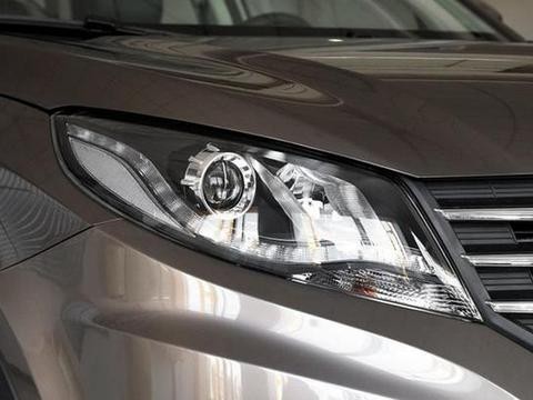 气势不输20多万的昂科威，去年卖出17万+辆，月薪4千就买得起