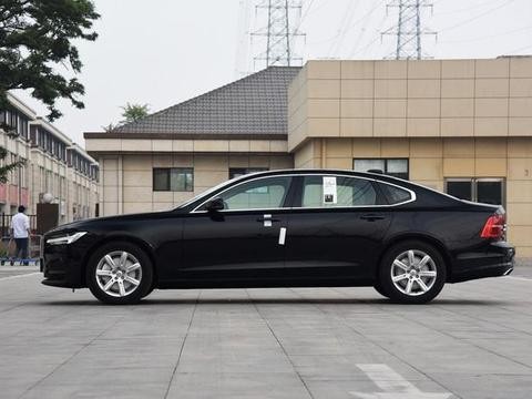 沃尔沃S90怎么样，内饰给人一种很优雅的高贵感