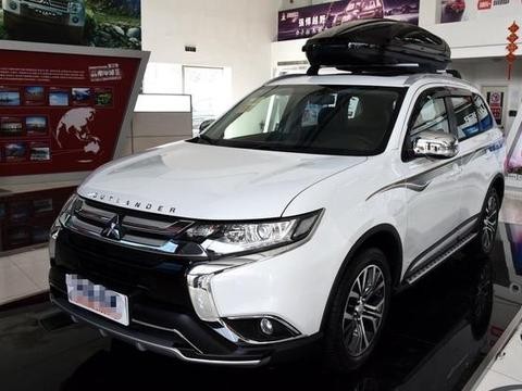 2018款三菱欧蓝德，配置又提升，空间大售价便宜，排队都要买