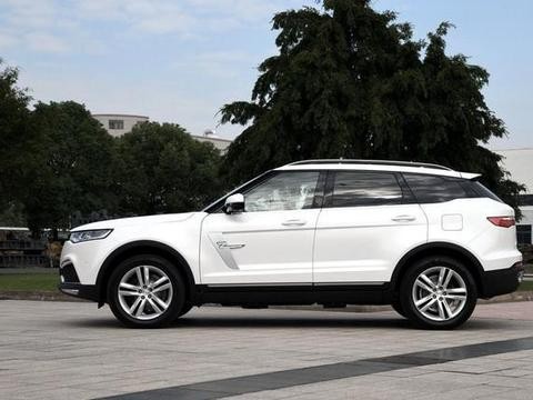 国产自主品牌众泰旗下首款中大型SUV众泰T700的表现怎么样呢？