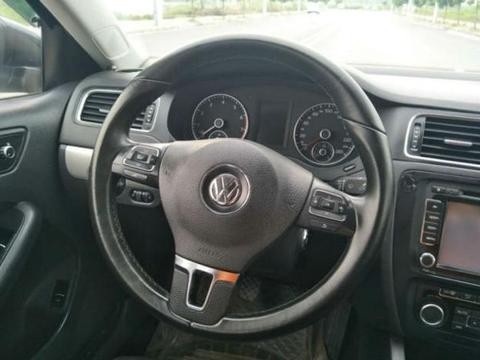 落地价17万，现在只需8万，没开多久贬值9万，车主心里挺无奈