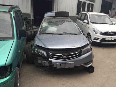 男子2000收购一辆帝豪，修理厂:比收废铁赚的多！