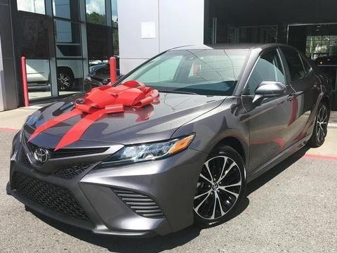 广州提全新丰田凯美瑞，交车仪式隆重，16.68万起重回销量巅峰