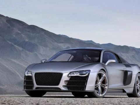 2008 Audi R8 V12 TDI：前面的大货车加什么油？我跟它一样！