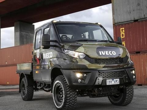 最强越野神器4x4，军备级装置配3把差速锁，回头率完爆猛禽！