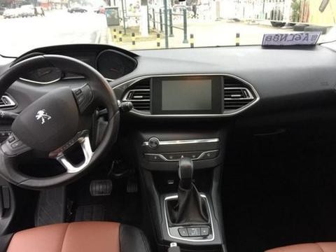 放弃卡罗拉买了这辆车, 开回楼下媳妇一声尖叫, 邻居纷纷围了上来