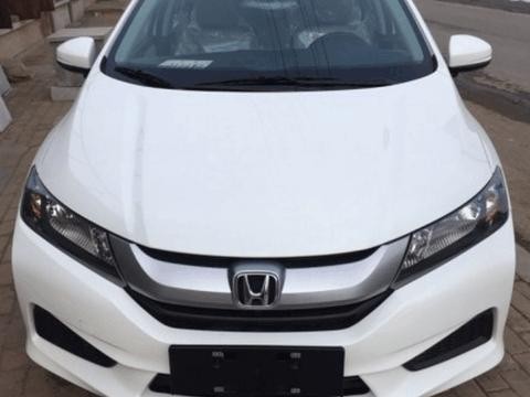 小姨子刚定了起亚K2, 见我提了这车, 脑洞大开果断去退定了!