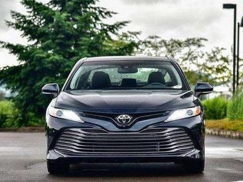 还看啥雅阁帕萨特，丰田这款车都来了，带混合动力瞬间高大上