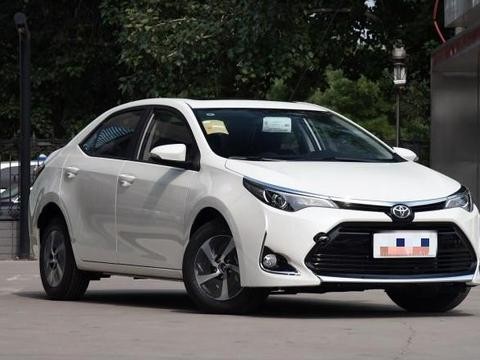 买卡罗拉不如买它, 油耗5.4L, 如今降价2万, 售9万多思域要紧张了