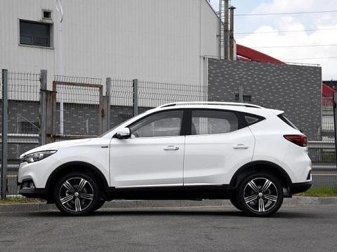 劲客“高性价比”版，顶配12万，内饰唬人，百公里少于7个油