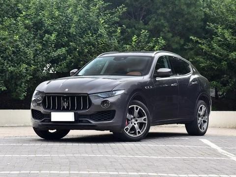 售价一百万, 手动座椅手动尾门, 国人还加价买, 认为比奔驰有面子