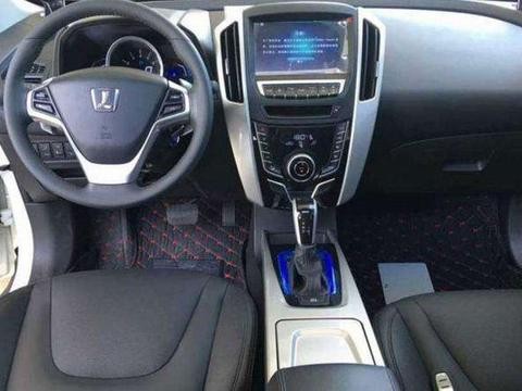 落地价14万, 现在只需8万5, 刚开回楼下, 被媳妇直骂“钱多人傻”