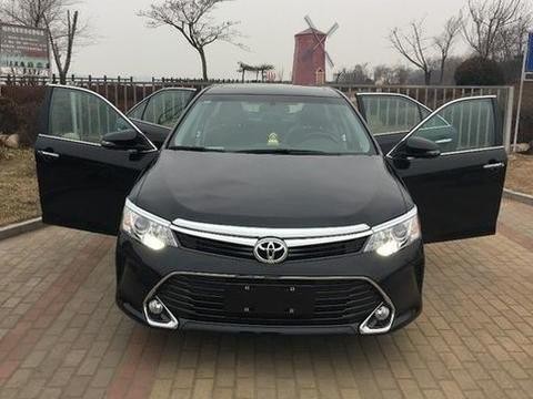 男子10万提全新凯美瑞库存车, 开了几天后表示, 十万块钱买的值