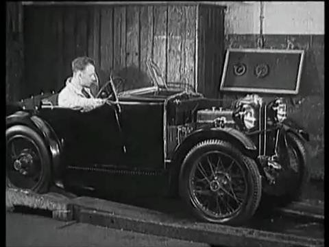 相比MG B，或者女王更想要的是这辆“互联网+”的MG 6！