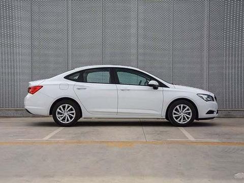 轿跑车身，大降三万，标配就有全景天窗，仅售10万碾压卡罗拉