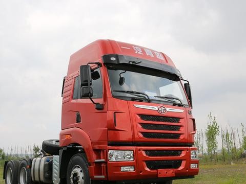 今日车型推荐：青岛解放 天V重卡 500马力 6X4牵引车