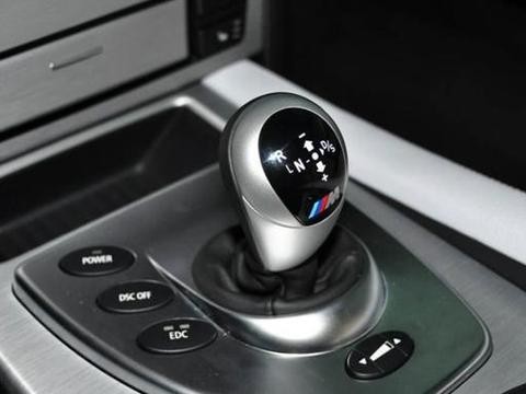 富二代专属座驾，200万拿不下，今35万开回家，油门一踩真拉风！