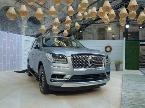 现在开百万宝马路虎真没啥好炫耀的！但是开上这车都会敬你三分！