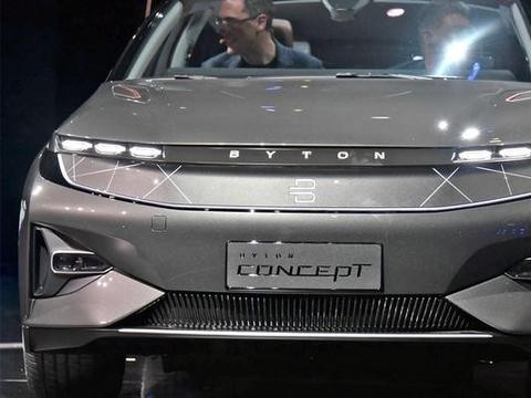 国产SUV巅峰之作，宝马设计师操刀，配50寸大屏只卖30万