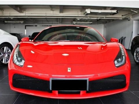 百公里加速3秒, V8引擎670马力, 可每次拿出钥匙都被朋友笑话